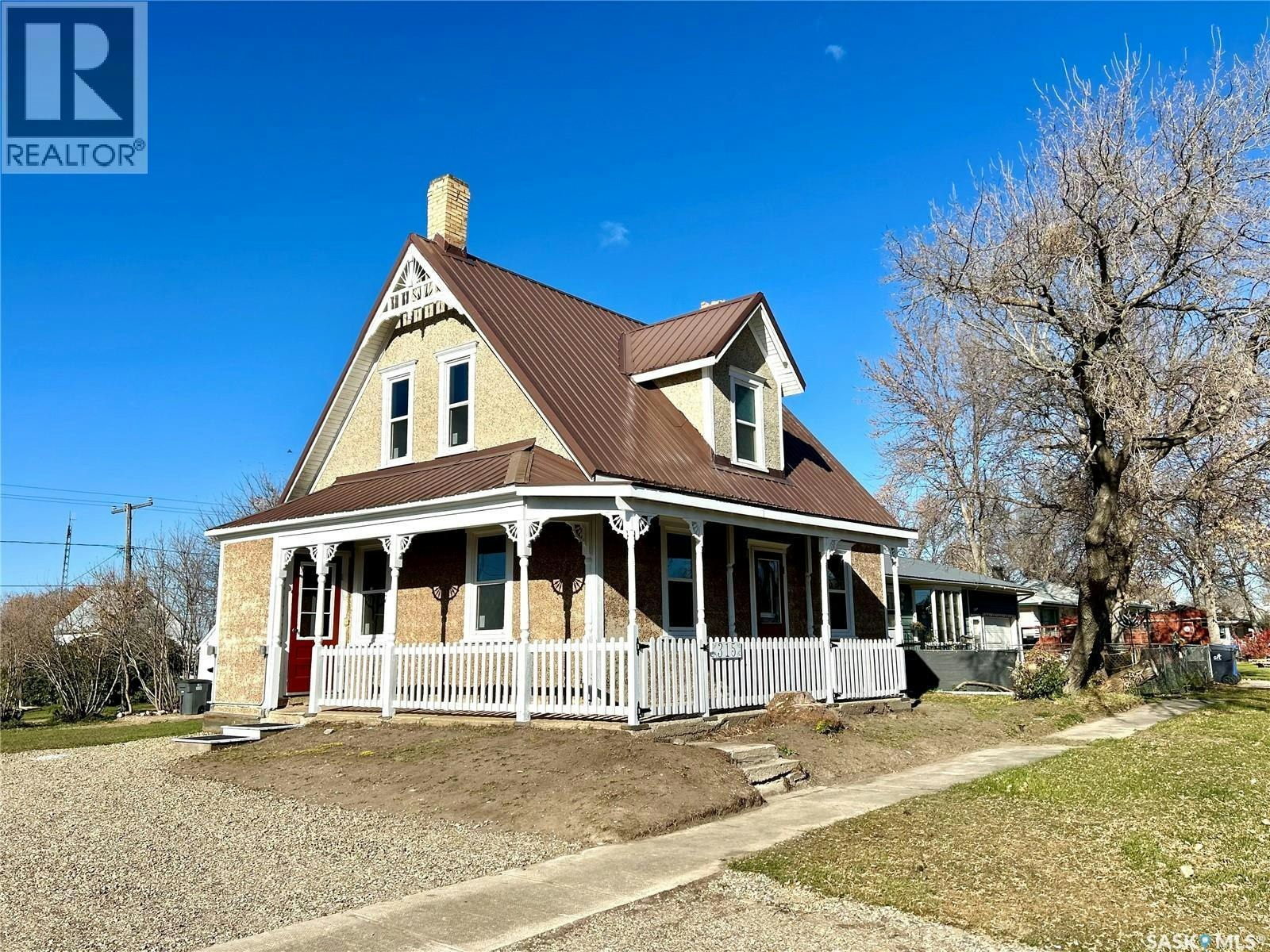 315 3rd Street, Frobisher, SK, S0C 0Y0