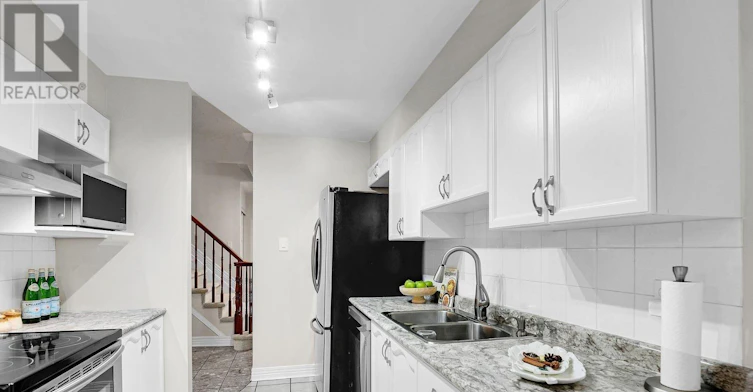 8 Masonbrook Street, Ottawa, ON, K2J 4C4 - 17