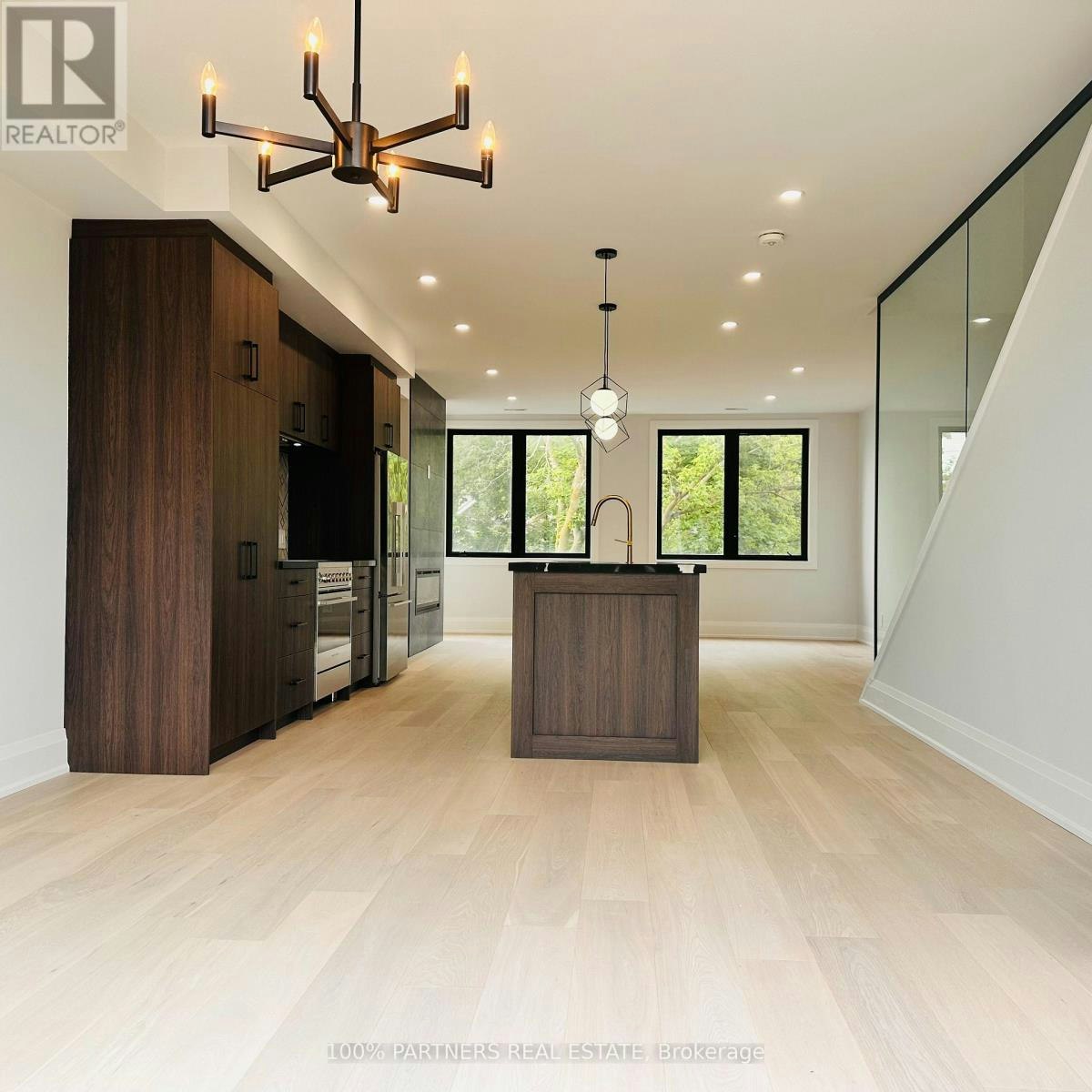 6-59 Charles Street, Newmarket, ON, L3Y 3V7
