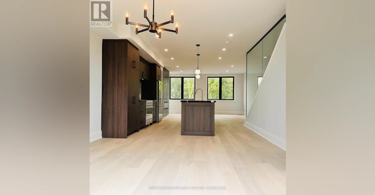 6-59 Charles Street, Newmarket, ON, L3Y 3V7