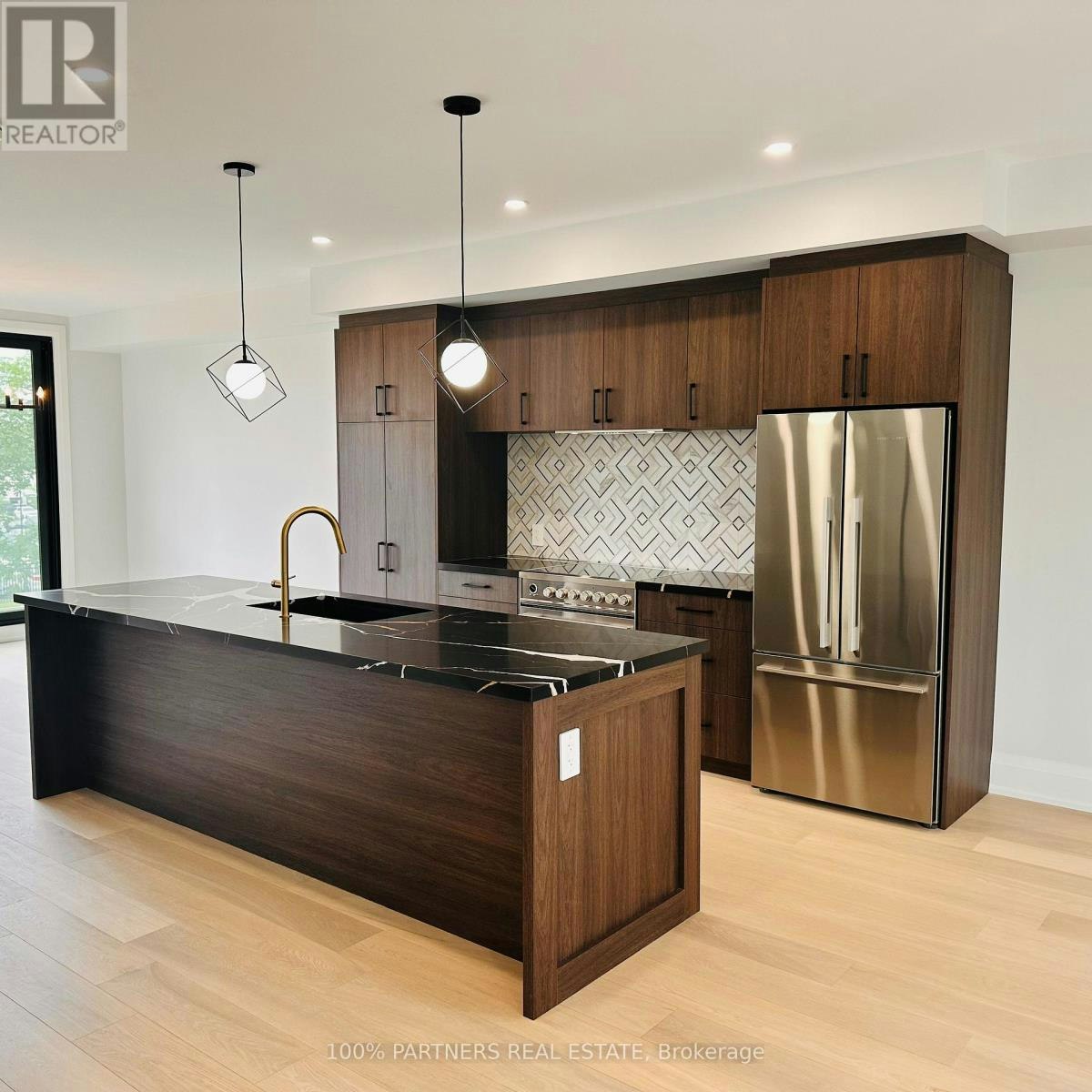 6-59 Charles Street, Newmarket, ON, L3Y 3V7 - 2