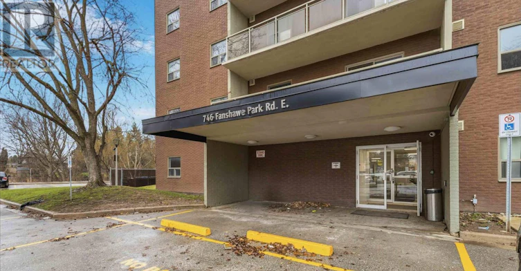 211-746 Fanshawe Park Road E, London, ON, N5X 2M5 - 4