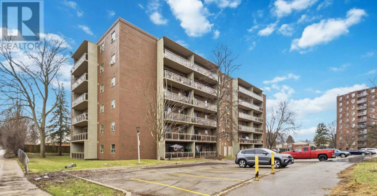 211-746 Fanshawe Park Road E, London, ON, N5X 2M5