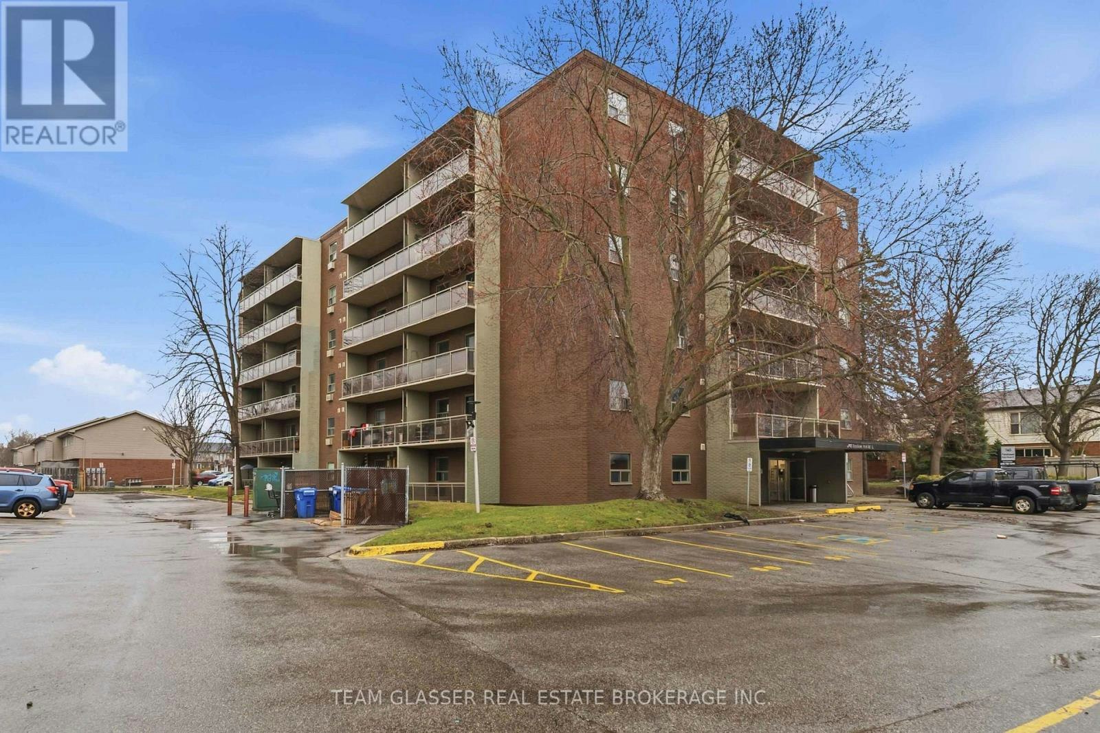 211-746 Fanshawe Park Road E, London, ON, N5X 2M5 - 2