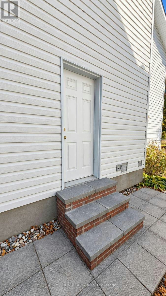 124 Ridgefield Crescent, Ottawa, ON, K2H 6T3 - 3