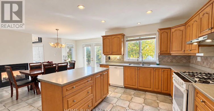 124 Ridgefield Crescent, Ottawa, ON, K2H 6T3 - 4