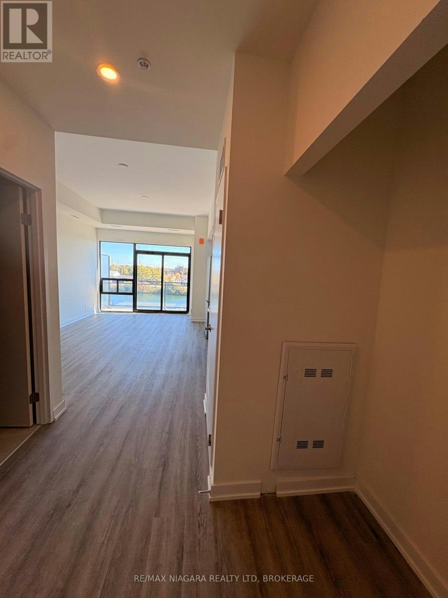 350 Prince Charles Drive S, Welland, ON, L3C 0L6 - 5