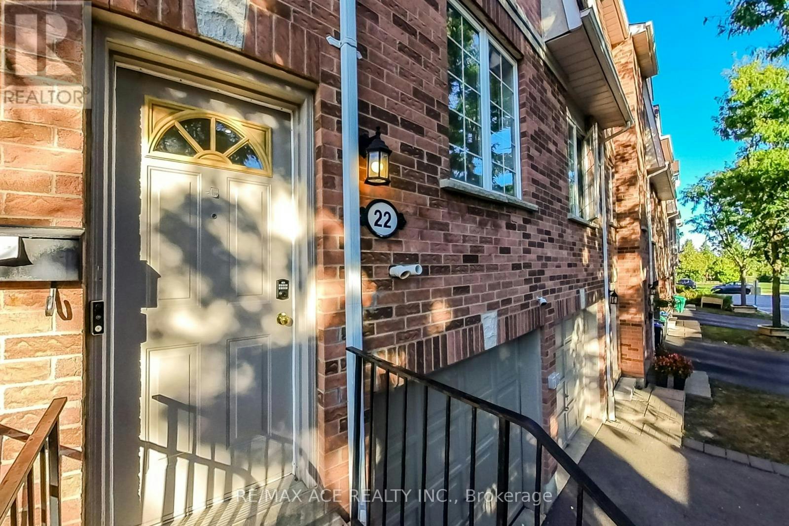 22-1525 South Parade Court, Mississauga, ON, L5M 6E9 - 4