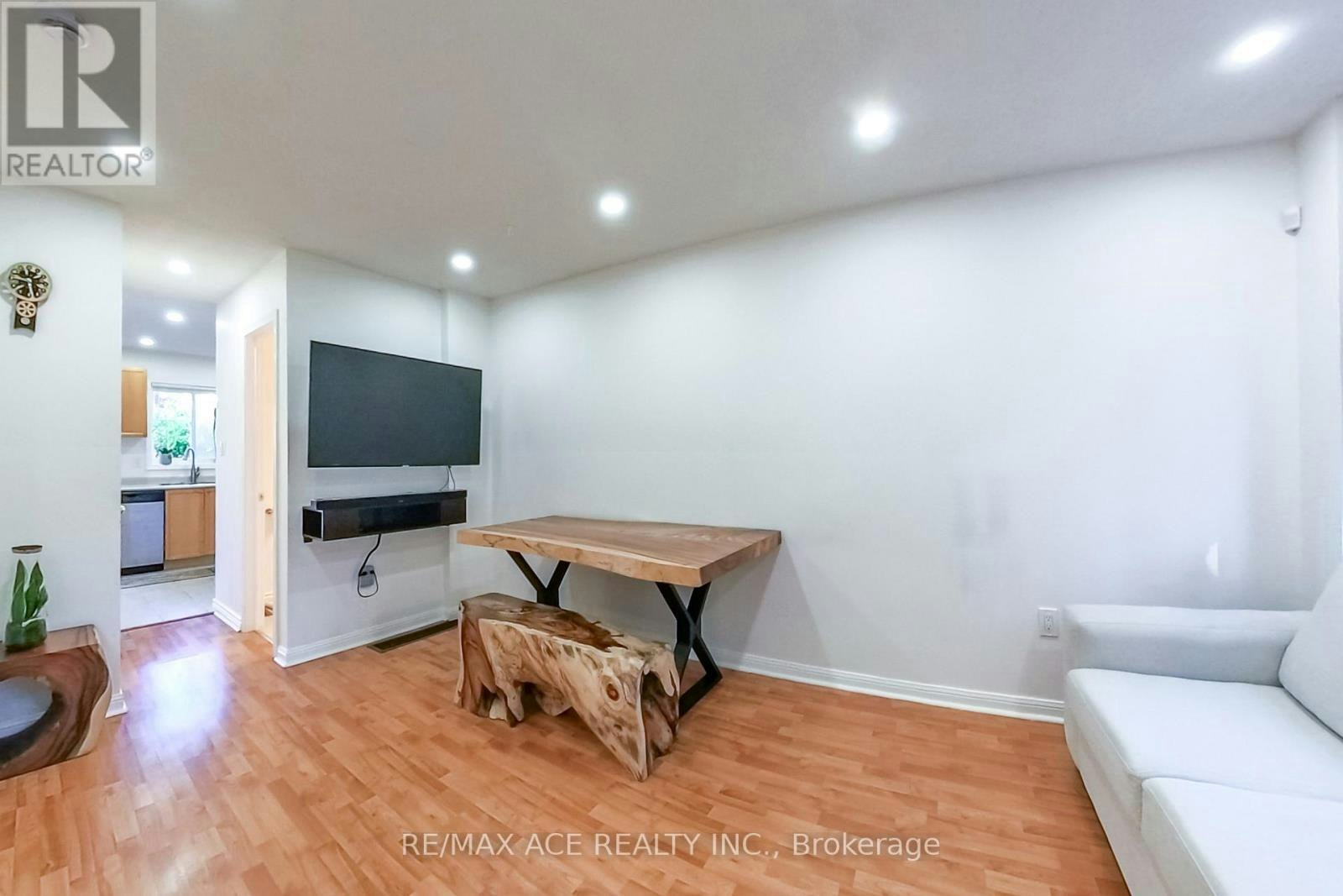 22-1525 South Parade Court, Mississauga, ON, L5M 6E9 - 9