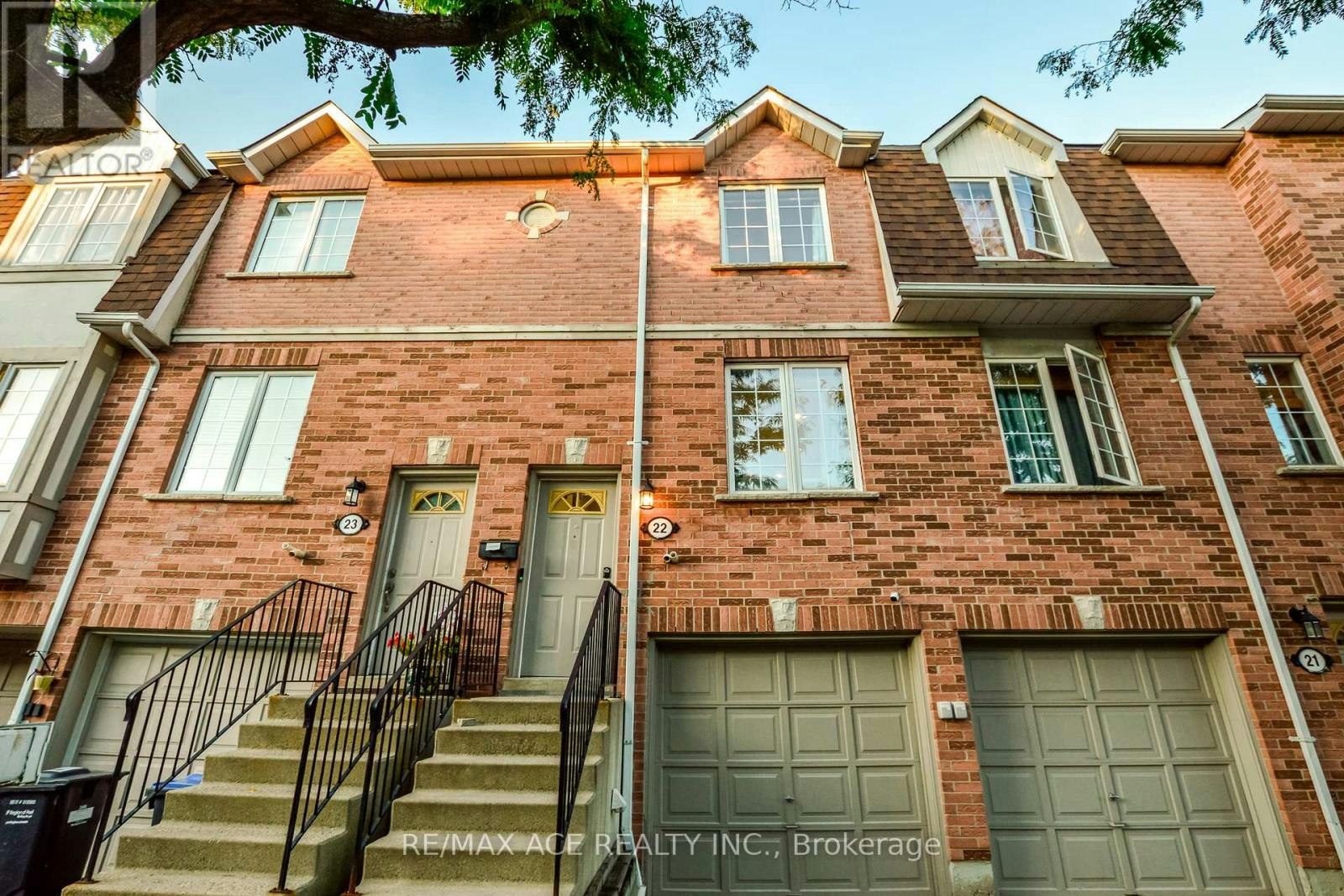 22-1525 South Parade Court, Mississauga, ON, L5M 6E9 - 2