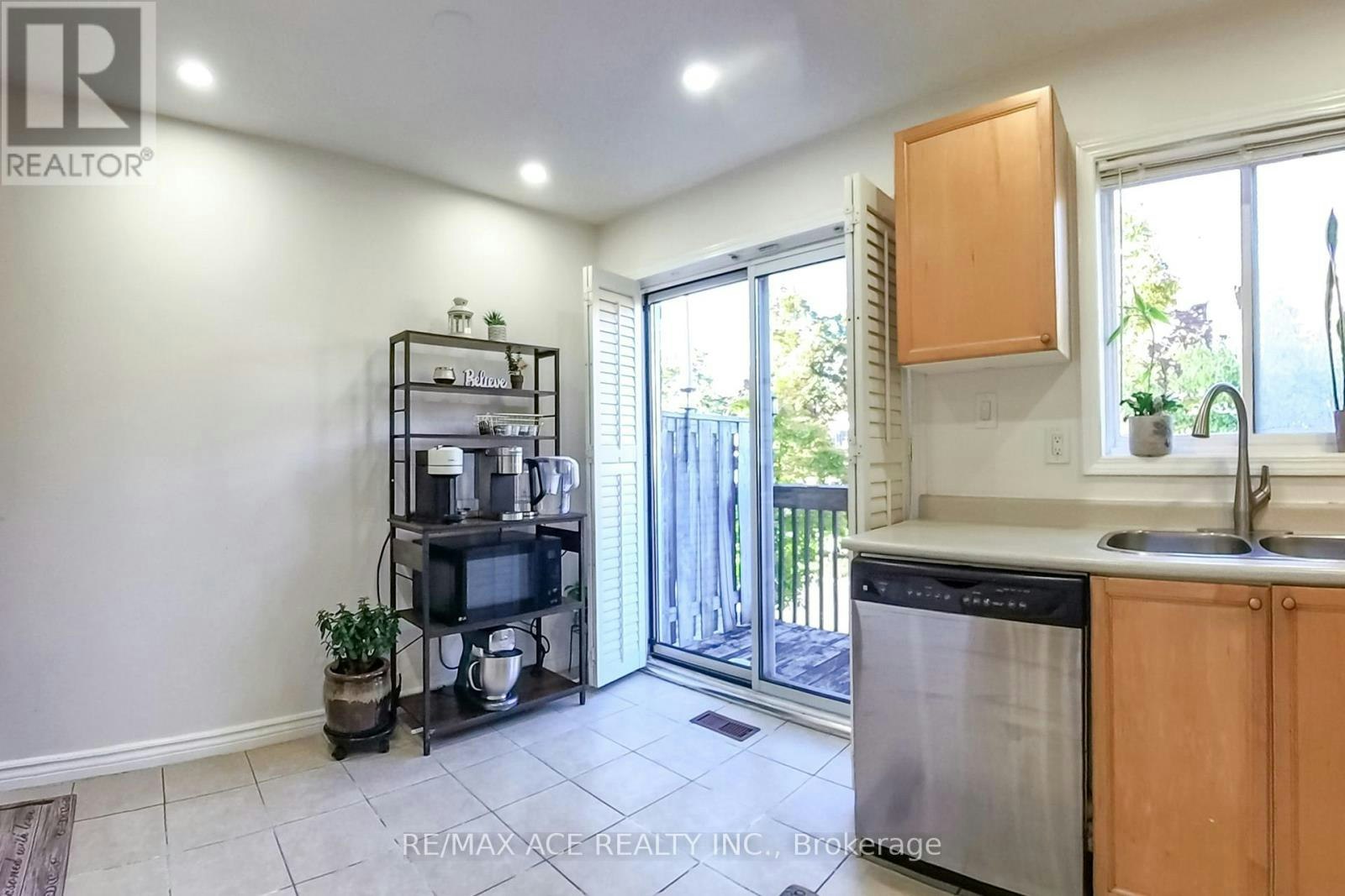 22-1525 South Parade Court, Mississauga, ON, L5M 6E9 - 12