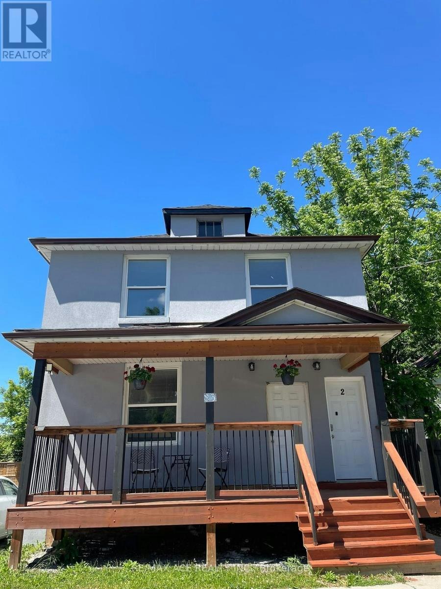 83 Carlton Street, St. Catharines, ON, L2R 1R1