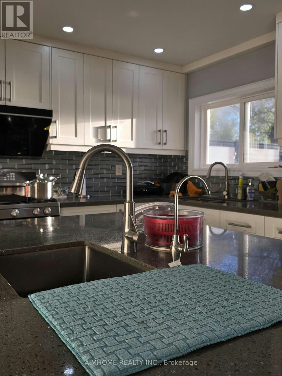 RM Primary 66a Cooks Bay Drive, Georgina, ON, L4P 1L8 - 3