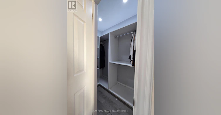 RM Primary 66a Cooks Bay Drive, Georgina, ON, L4P 1L8 - 13