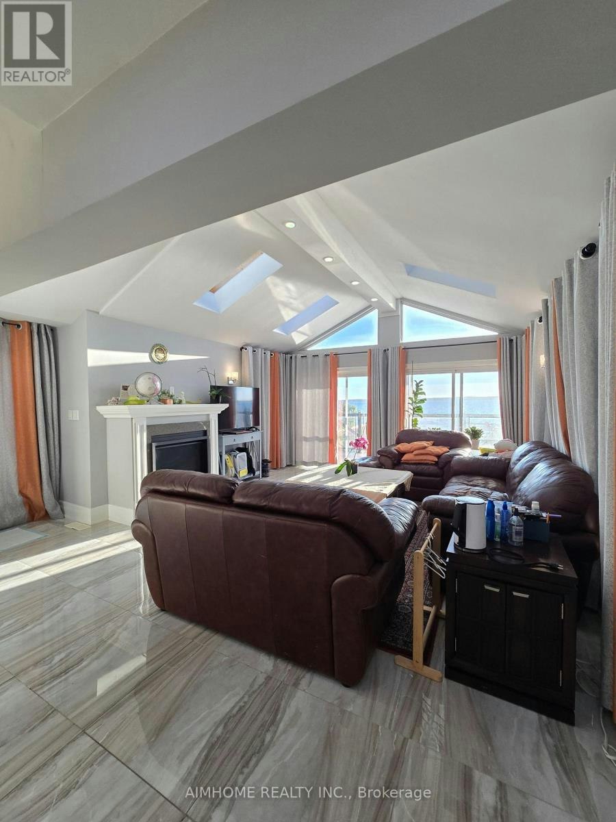 RM Primary 66a Cooks Bay Drive, Georgina, ON, L4P 1L8
