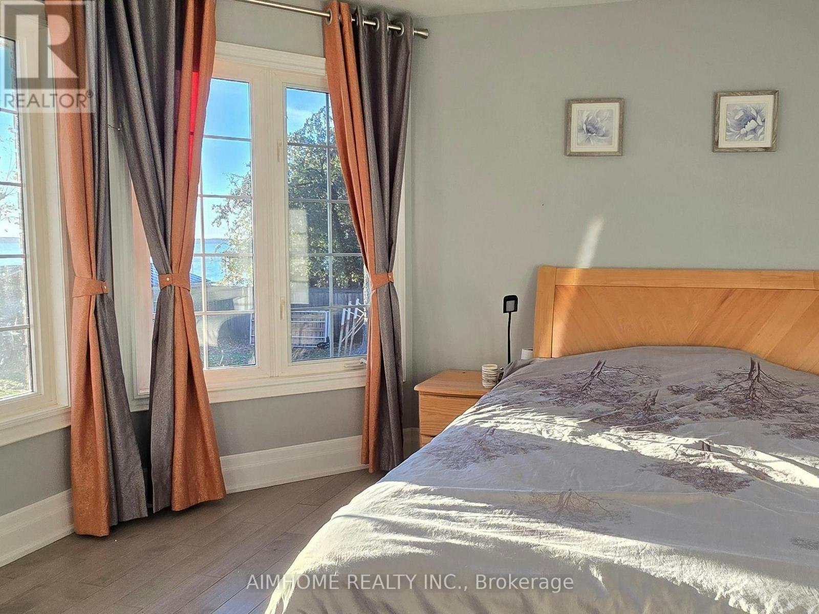 RM Primary 66a Cooks Bay Drive, Georgina, ON, L4P 1L8 - 14