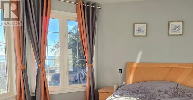 RM Primary 66a Cooks Bay Drive, Georgina, ON, L4P 1L8 - 14