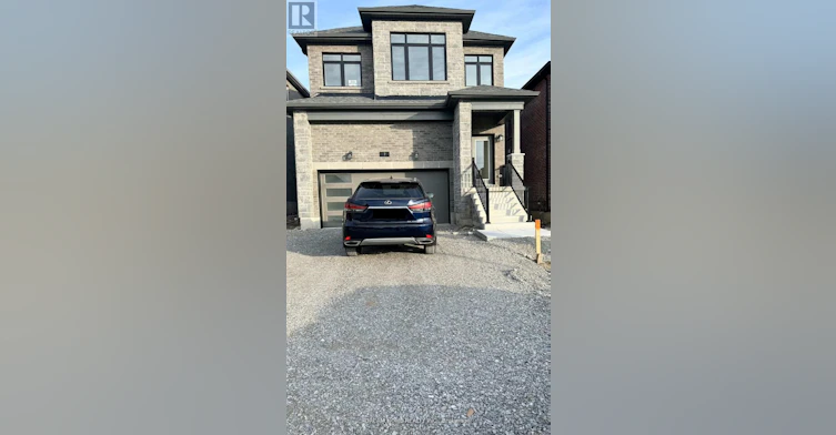7 Gateway Drive, Barrie, ON, L9J 0C2