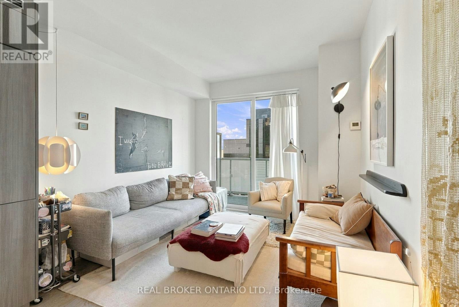2004-101 Erskine Avenue, Toronto, ON, M4P 0C5