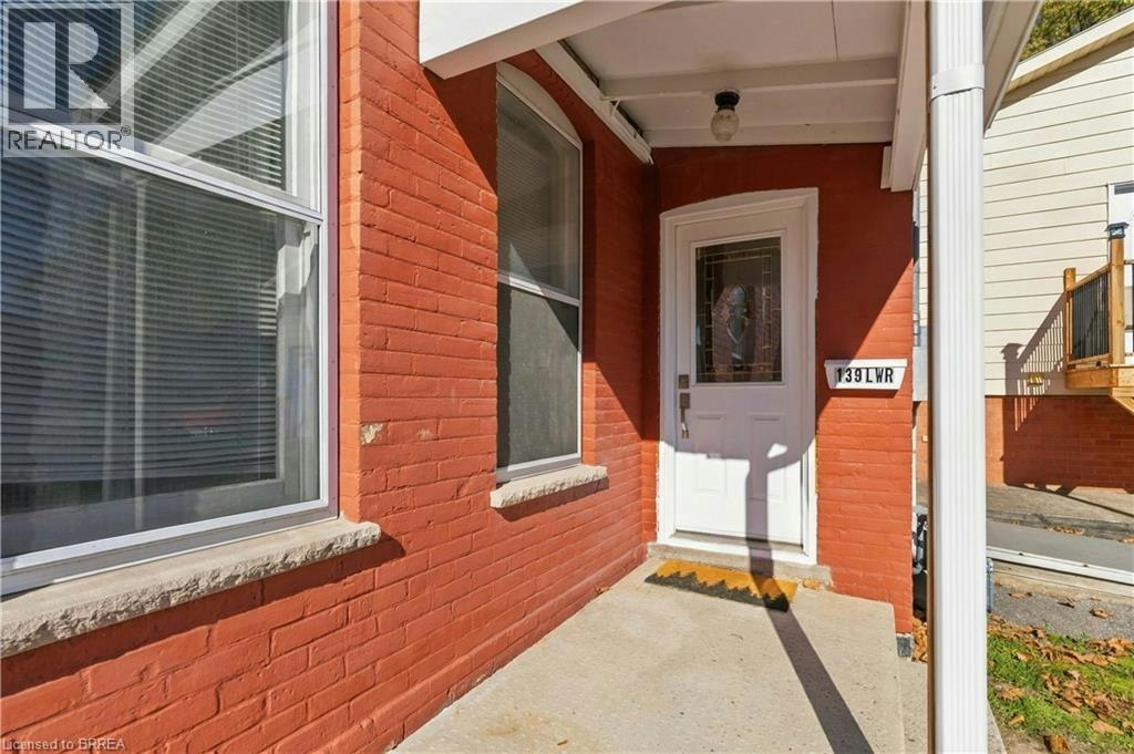 Lower-139 Grand River Avenue, Brantford, ON, N3T 4X5 - 2