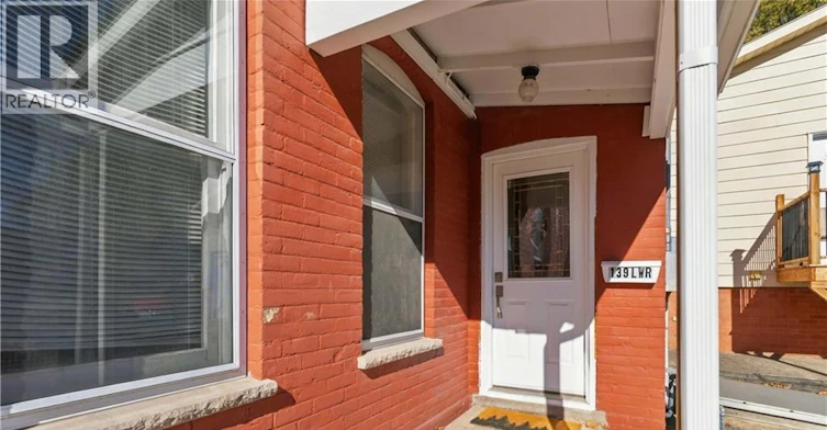 Lower-139 Grand River Avenue, Brantford, ON, N3T 4X5 - 2