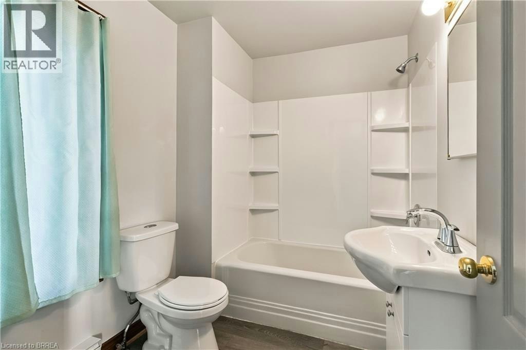 Lower-139 Grand River Avenue, Brantford, ON, N3T 4X5 - 7