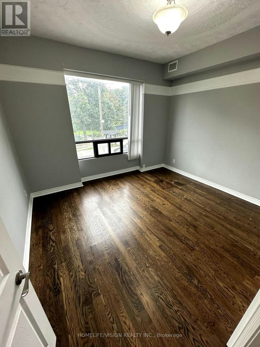 2-2024 Queen Street E, Toronto, ON, M4L 1H9 - 8