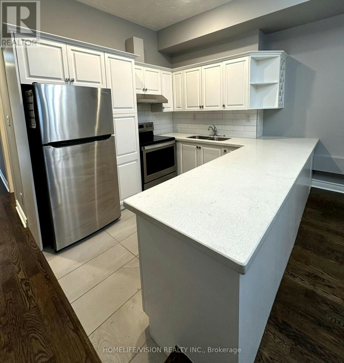2-2024 Queen Street E, Toronto, ON, M4L 1H9 - 3