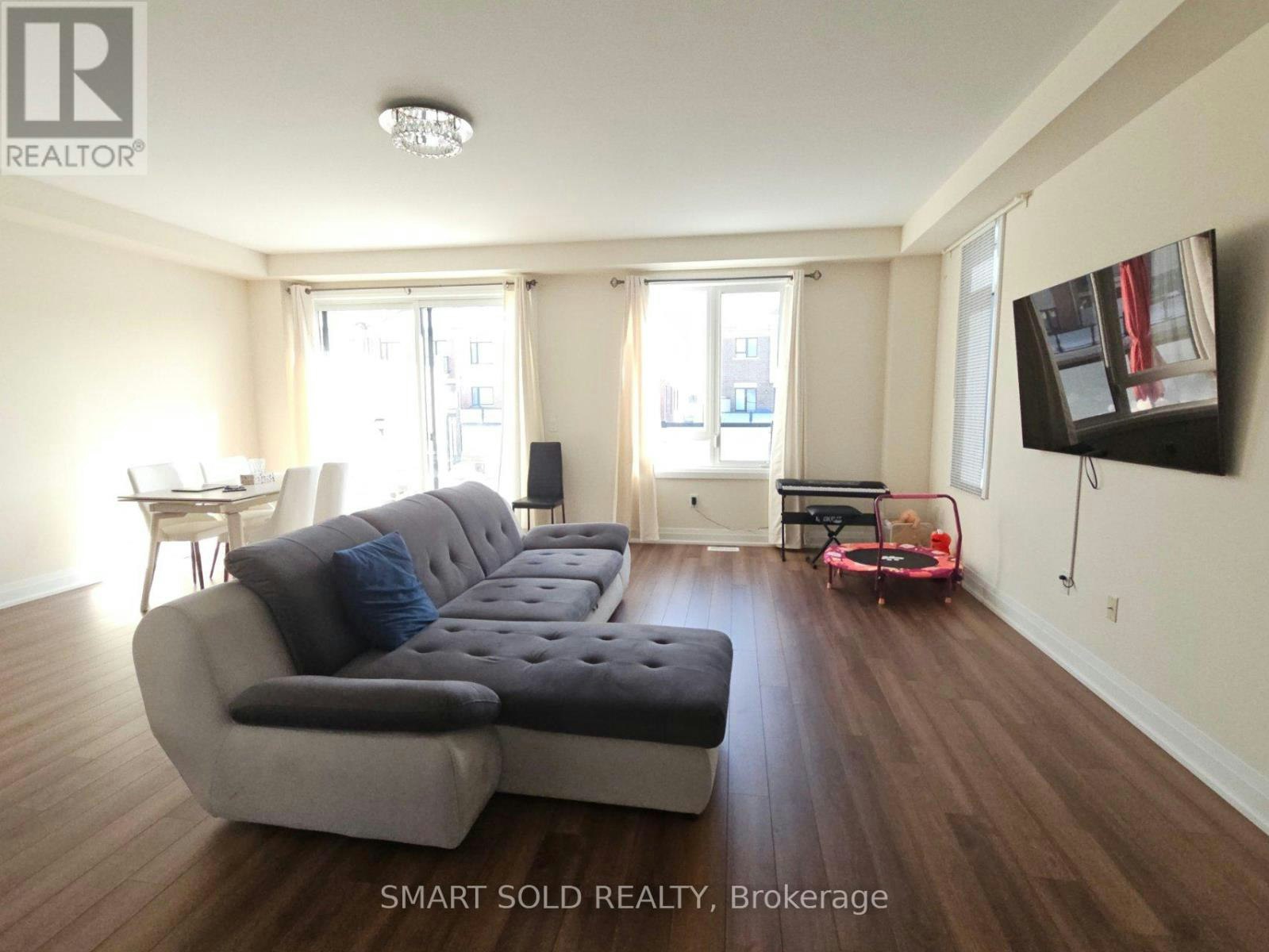 37 Sparks Street, Aurora, ON, L4G 0Z9 - 3