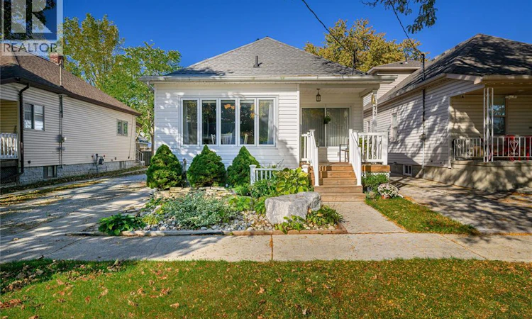 272 Bright Street