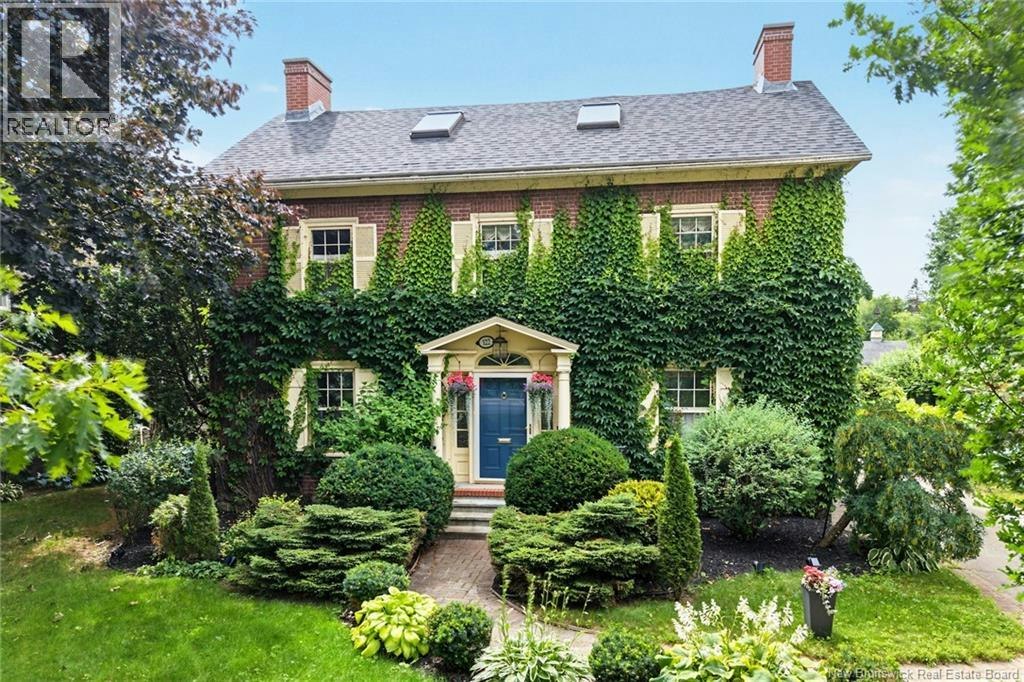 122 Waterloo Row, Fredericton, NB, E3B 1Z1