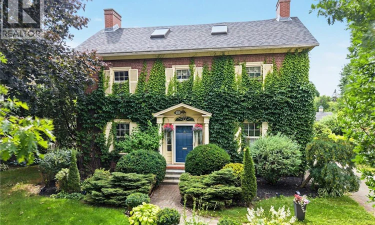 122 Waterloo Row
