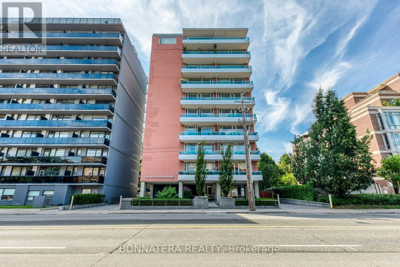 402-74 Spadina Road, Toronto, ON, M5R 2T5