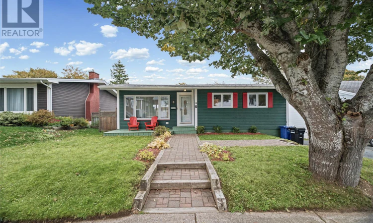 7 Macpherson Avenue
