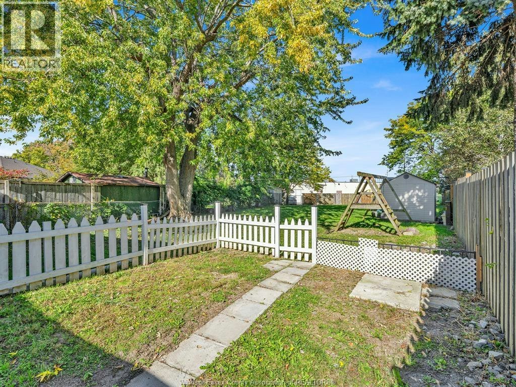 9832 Lynngrove Crescent, Windsor, ON, N8R 1B9 - 37