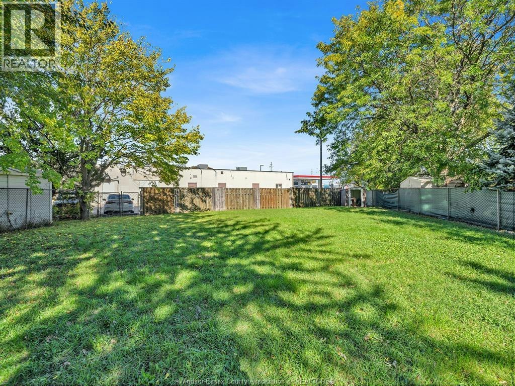 9832 Lynngrove Crescent, Windsor, ON, N8R 1B9 - 40