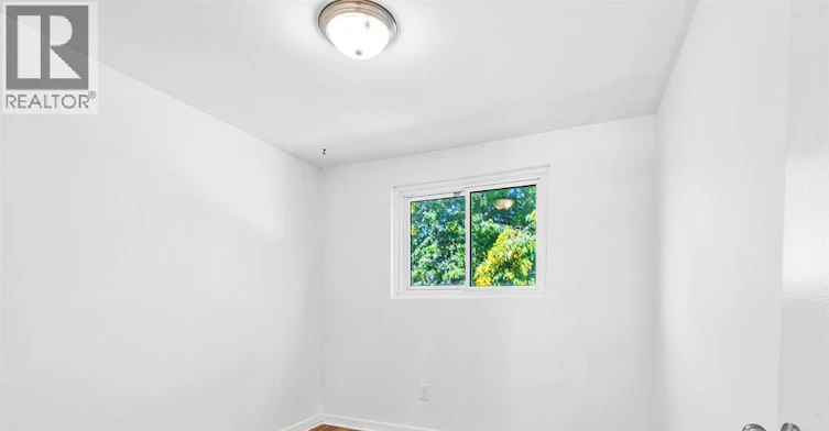 9832 Lynngrove Crescent, Windsor, ON, N8R 1B9 - 18