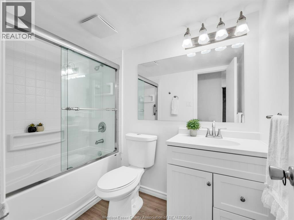 9832 Lynngrove Crescent, Windsor, ON, N8R 1B9 - 26