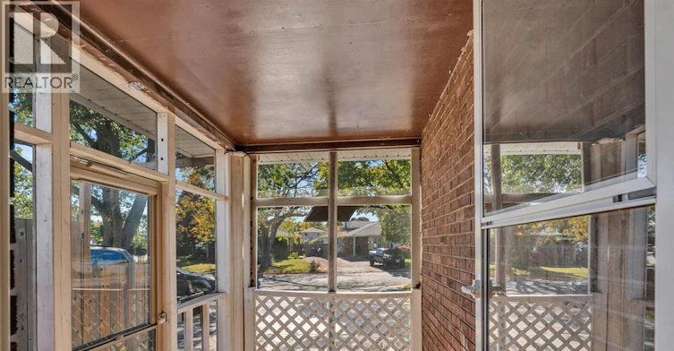9832 Lynngrove Crescent, Windsor, ON, N8R 1B9 - 47