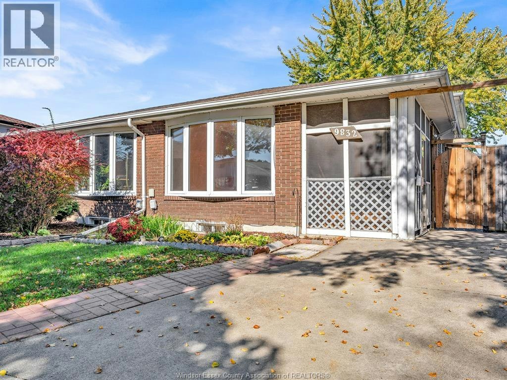 9832 Lynngrove Crescent, Windsor, ON, N8R 1B9 - 3