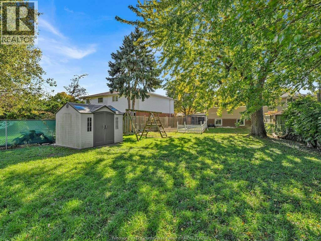 9832 Lynngrove Crescent, Windsor, ON, N8R 1B9 - 42