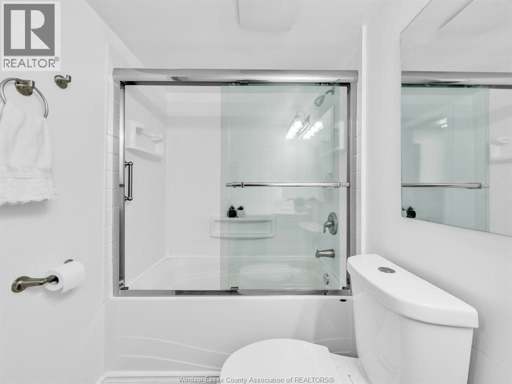 9832 Lynngrove Crescent, Windsor, ON, N8R 1B9 - 27