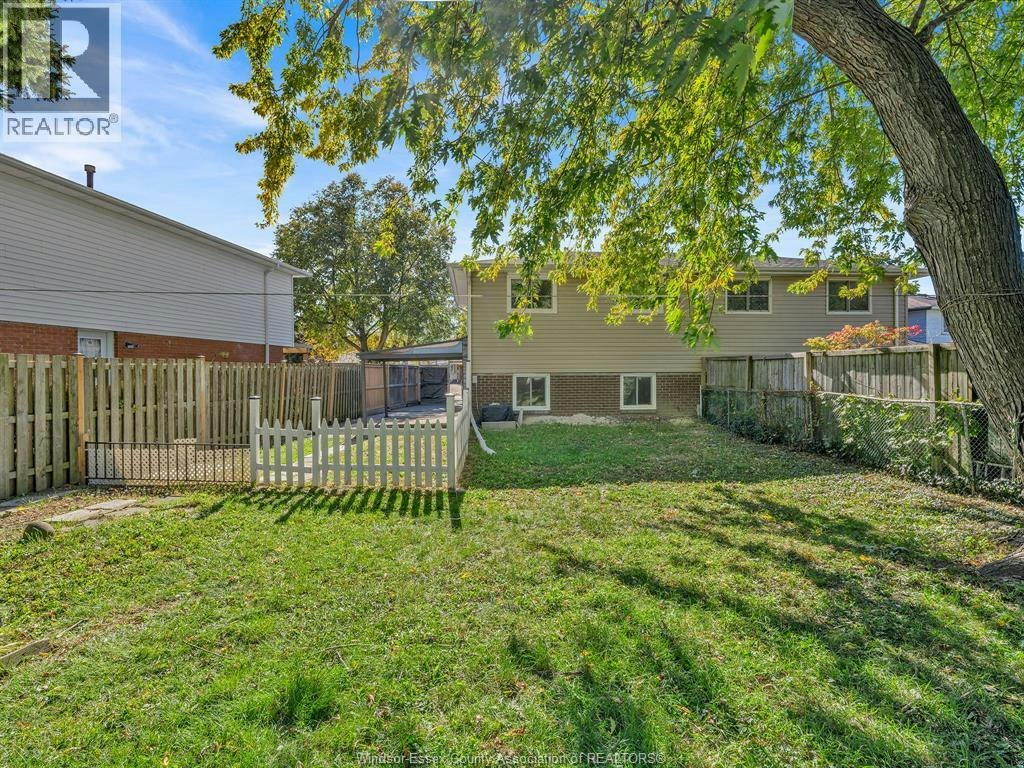9832 Lynngrove Crescent, Windsor, ON, N8R 1B9 - 43