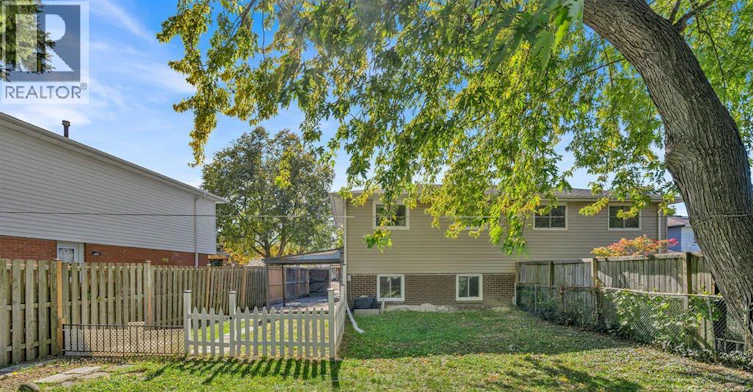 9832 Lynngrove Crescent, Windsor, ON, N8R 1B9 - 43