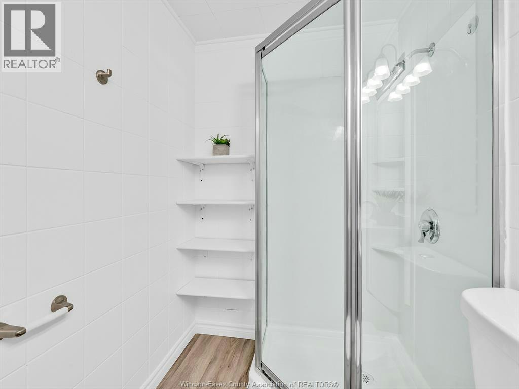 9832 Lynngrove Crescent, Windsor, ON, N8R 1B9 - 17