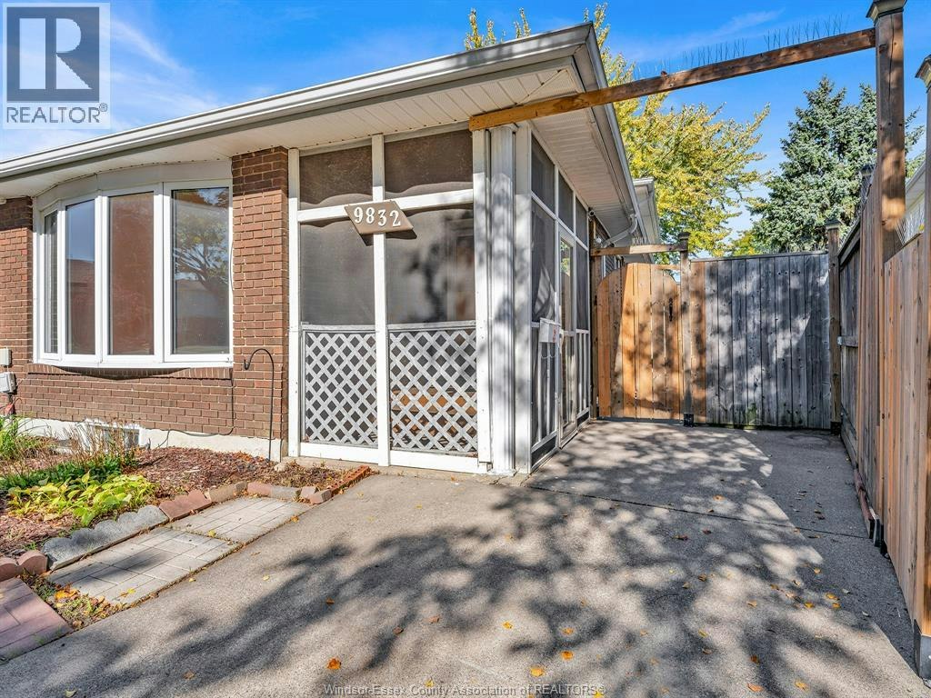 9832 Lynngrove Crescent, Windsor, ON, N8R 1B9 - 4