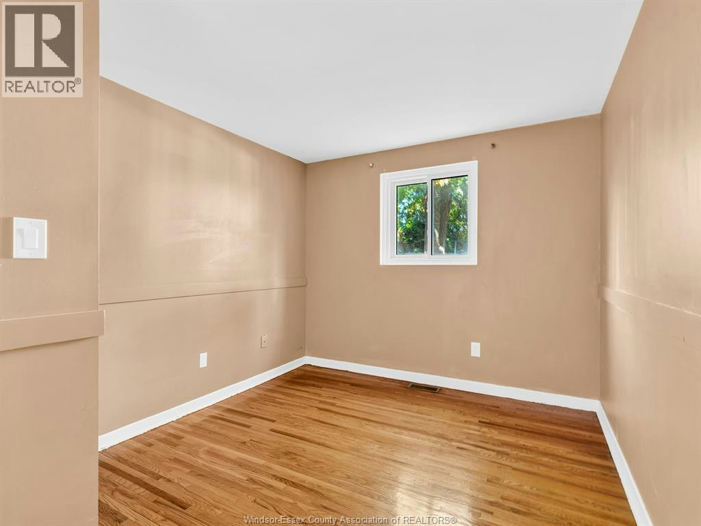 9832 Lynngrove Crescent, Windsor, ON, N8R 1B9 - 22