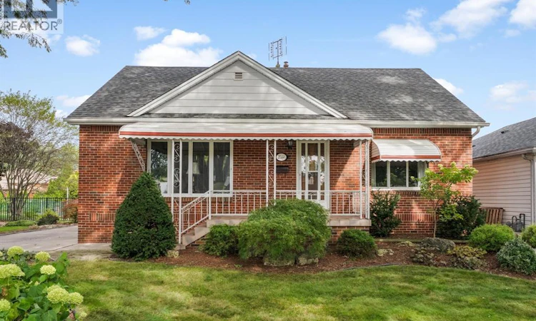 2566 Tourangeau Road