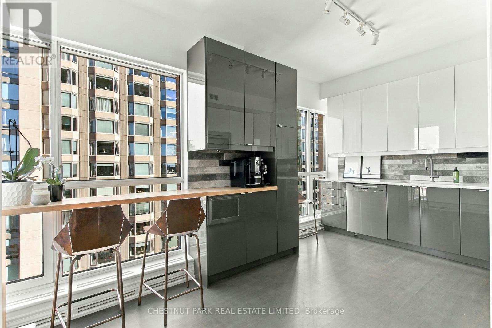 1902 38 Avenue Road, Toronto, ON, M5R 2G2 - 17