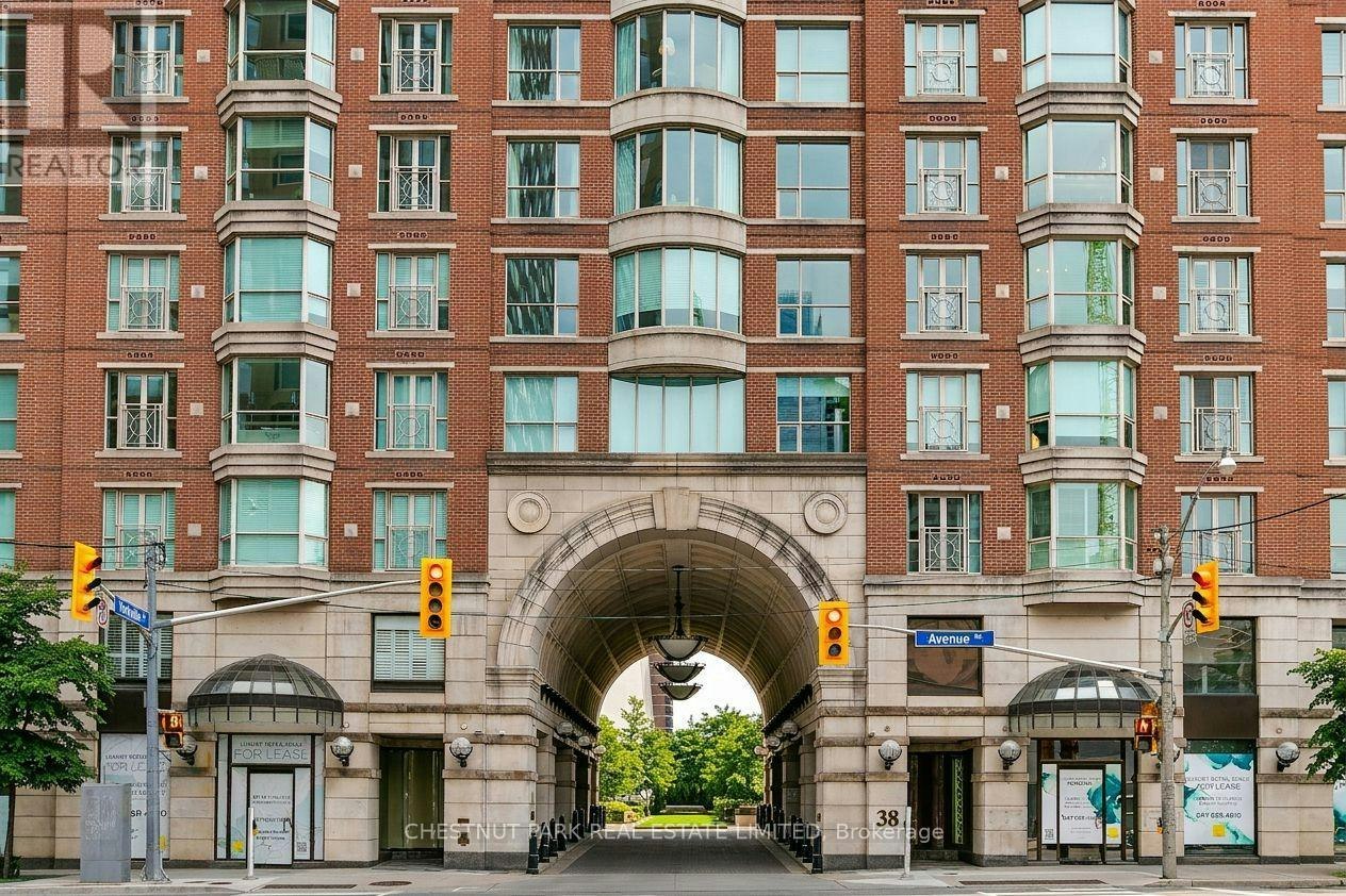 1902 38 Avenue Road, Toronto, ON, M5R 2G2